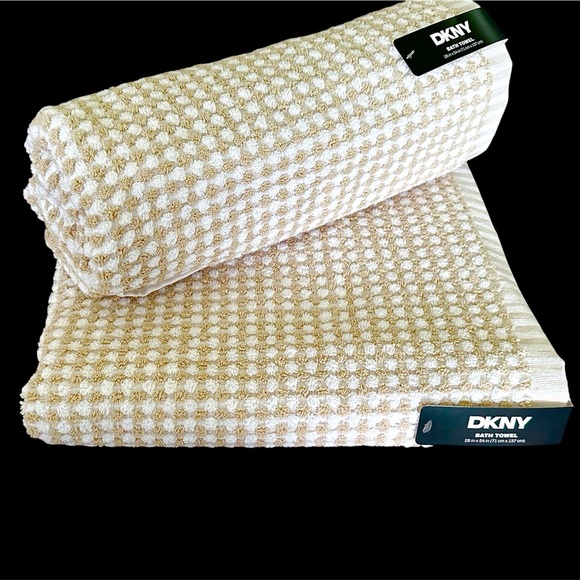 DKNY Cotton Bath Towels Set of 2 Tan & White Checks NEW - Picture 1 of 5